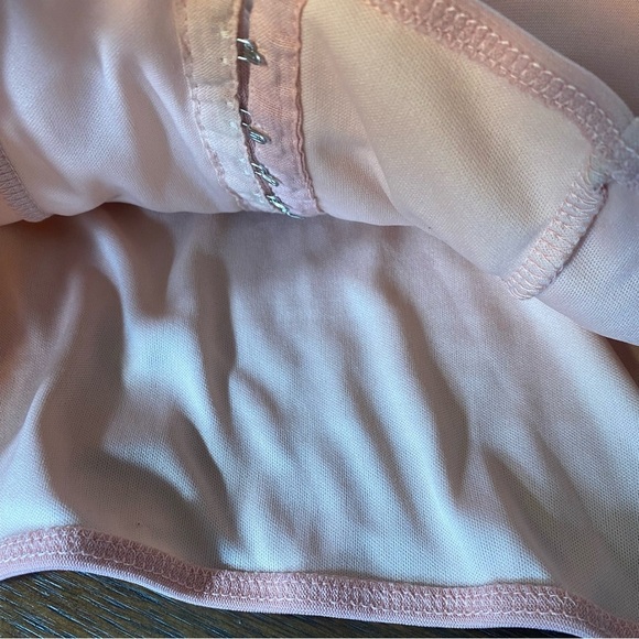 Women’s Chic Me Top Blouse Color Pink Size Large - Picture 14 of 14